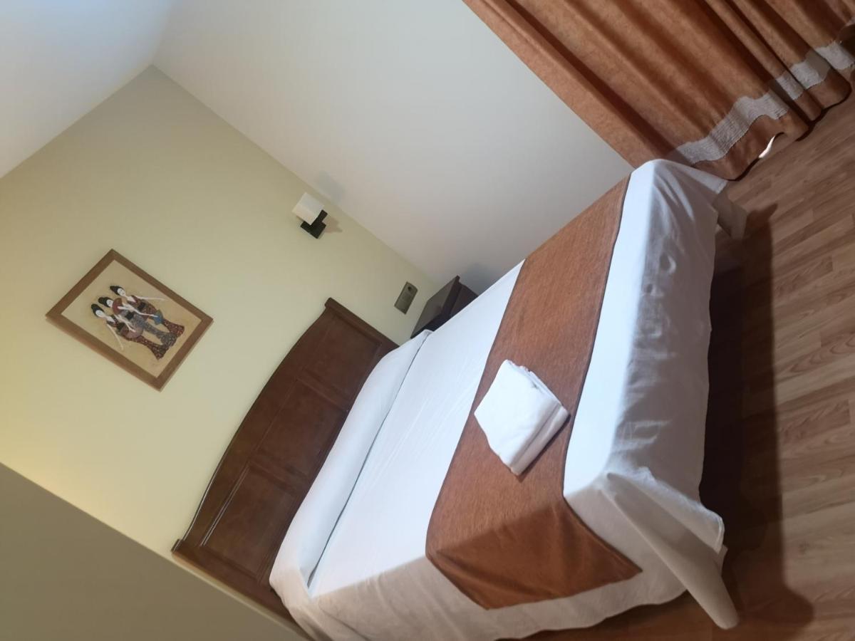 Hotel Pattaya Mocejon Екстер'єр фото